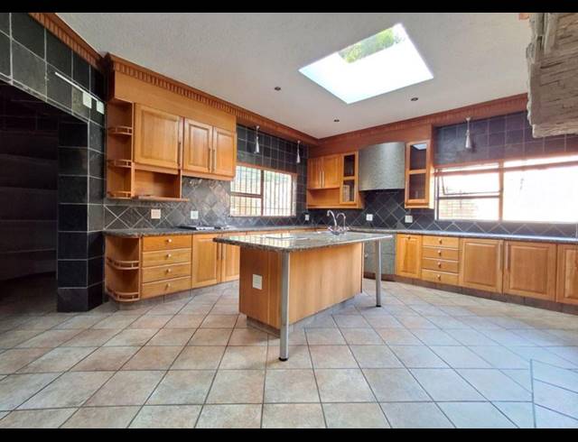 5 BEDROOM HOUSE FOR SALE IN MEYERSDAL